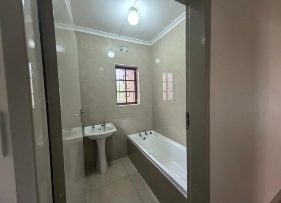 3 Bedroom Property for Sale in Treasure Beach KwaZulu-Natal