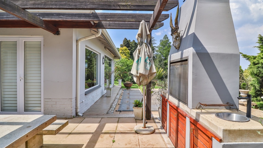 6 Bedroom Property for Sale in Berry Hill KwaZulu-Natal