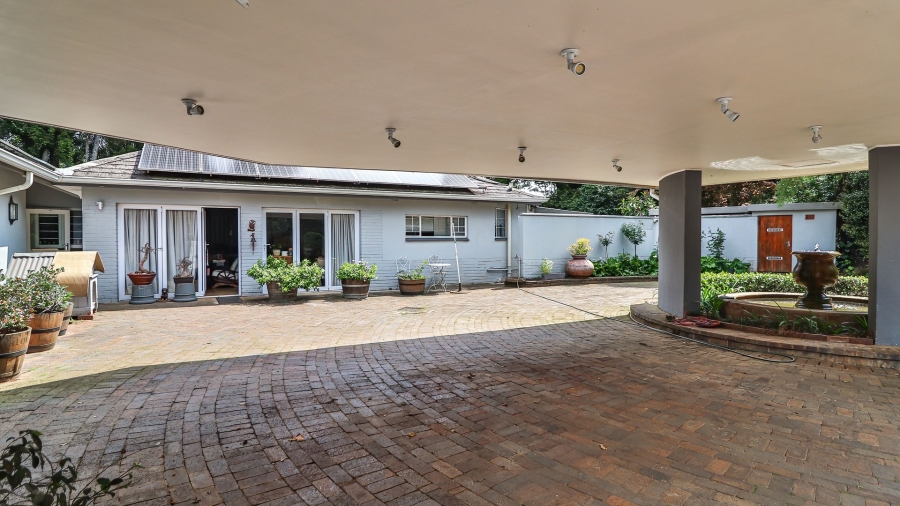 6 Bedroom Property for Sale in Berry Hill KwaZulu-Natal