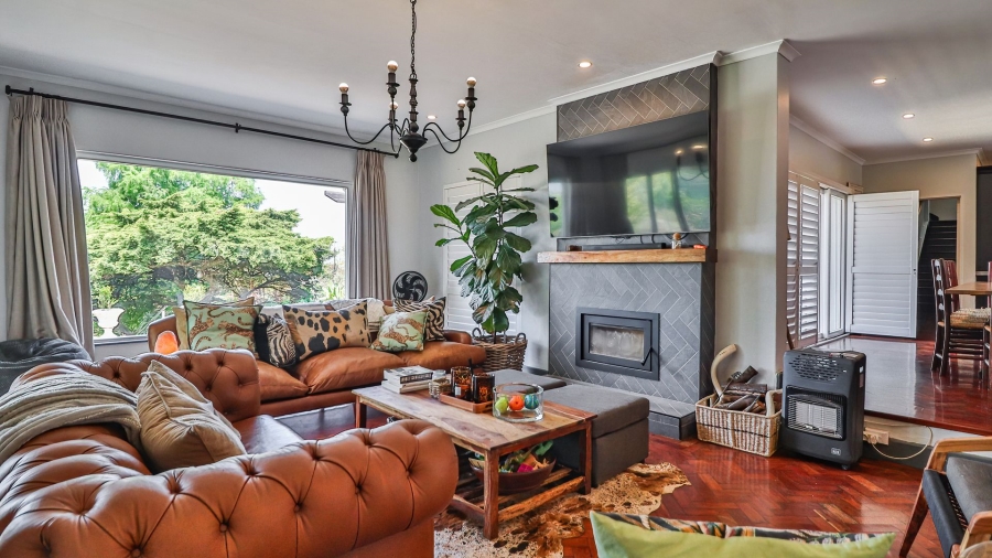 6 Bedroom Property for Sale in Berry Hill KwaZulu-Natal