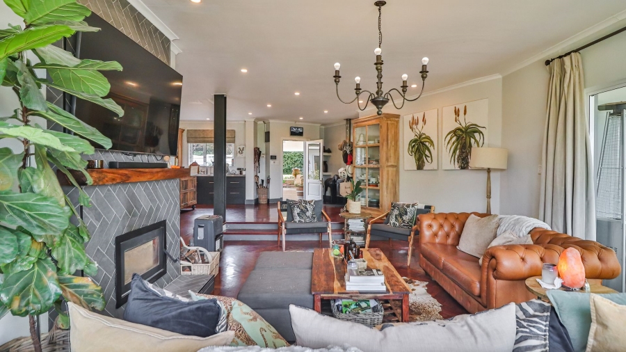 6 Bedroom Property for Sale in Berry Hill KwaZulu-Natal