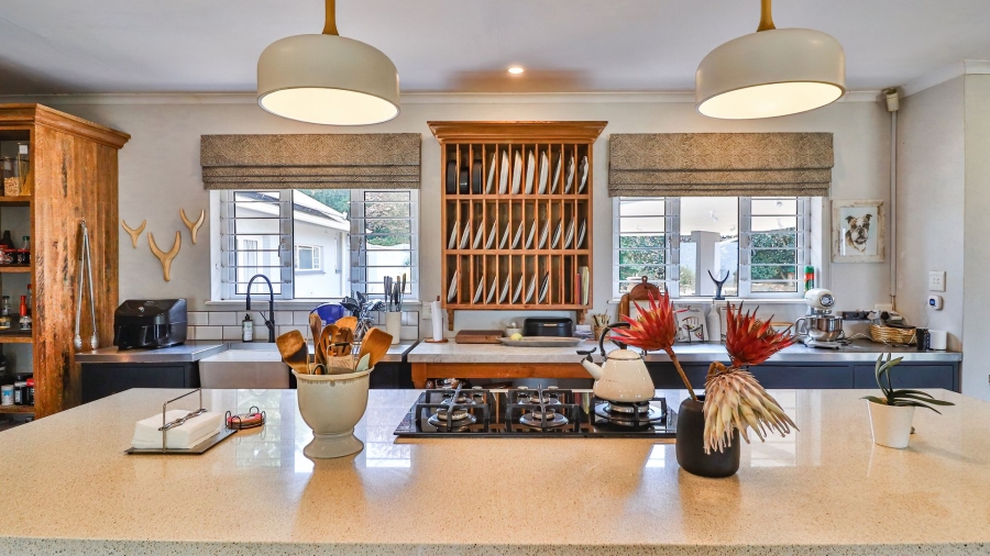 6 Bedroom Property for Sale in Berry Hill KwaZulu-Natal