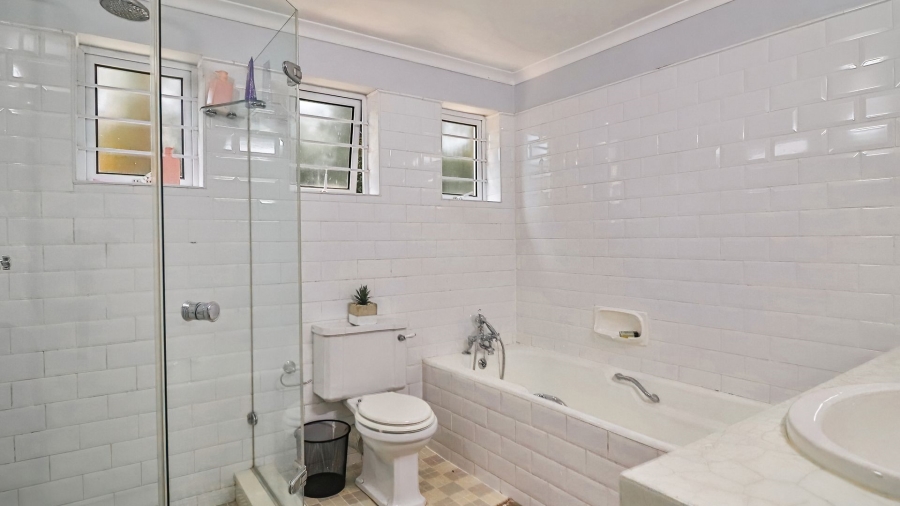 6 Bedroom Property for Sale in Berry Hill KwaZulu-Natal
