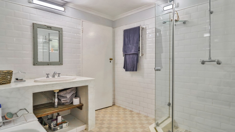 6 Bedroom Property for Sale in Berry Hill KwaZulu-Natal