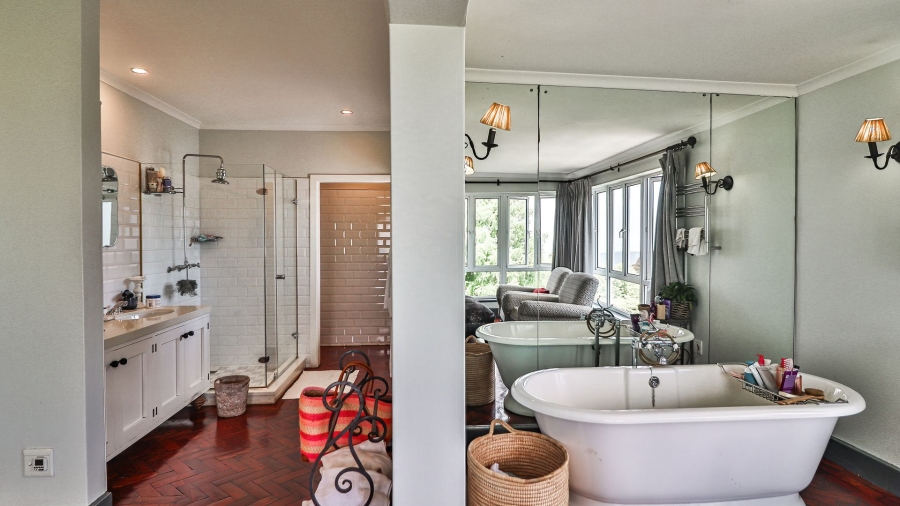 6 Bedroom Property for Sale in Berry Hill KwaZulu-Natal