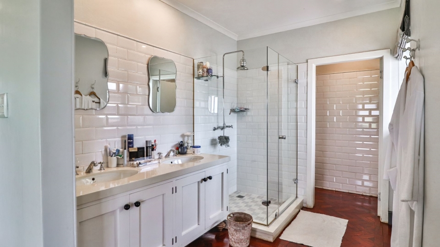 6 Bedroom Property for Sale in Berry Hill KwaZulu-Natal