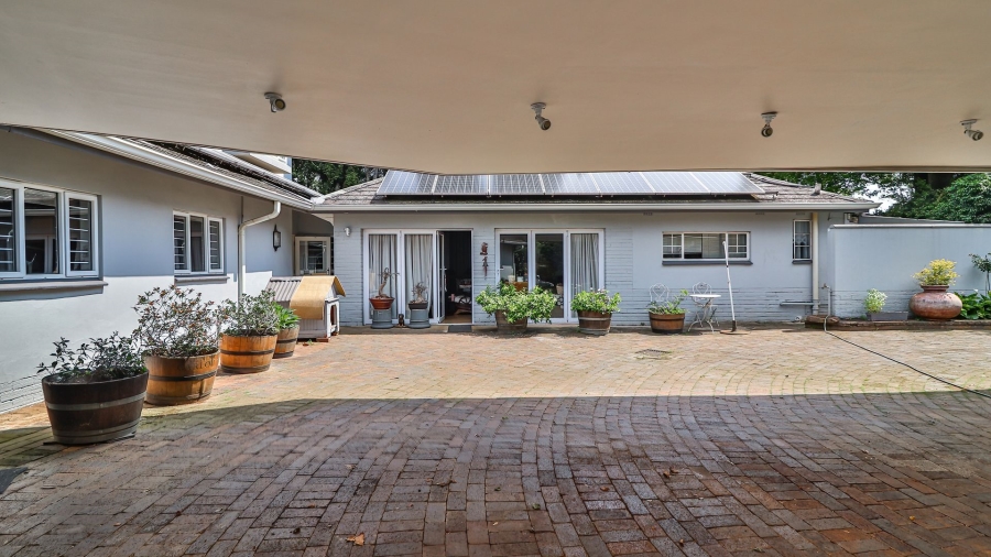 6 Bedroom Property for Sale in Berry Hill KwaZulu-Natal