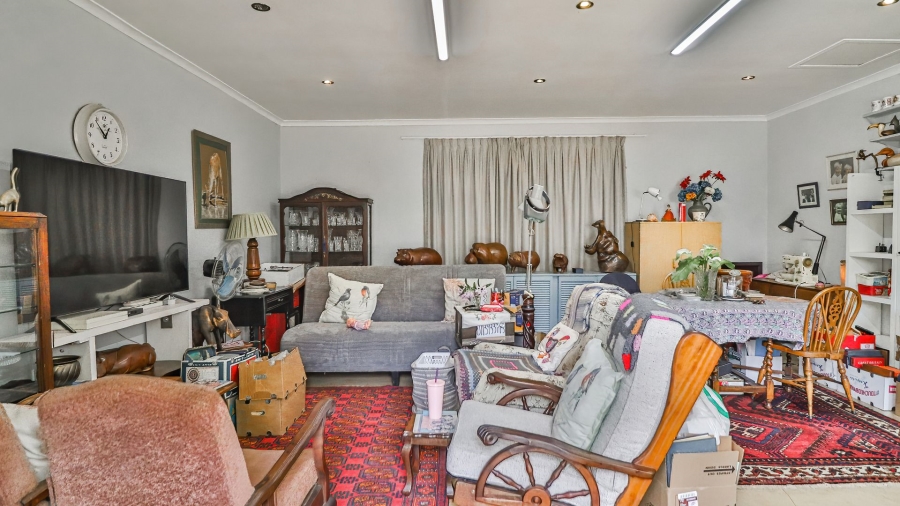 6 Bedroom Property for Sale in Berry Hill KwaZulu-Natal