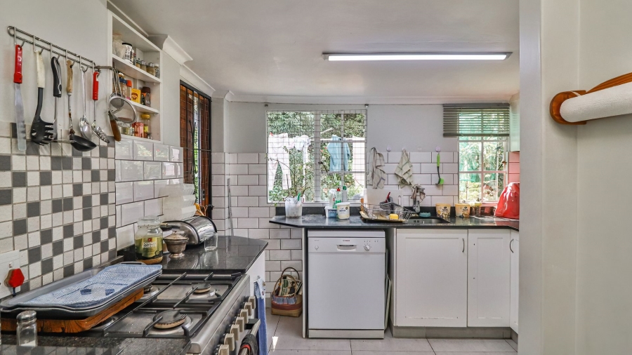 6 Bedroom Property for Sale in Berry Hill KwaZulu-Natal