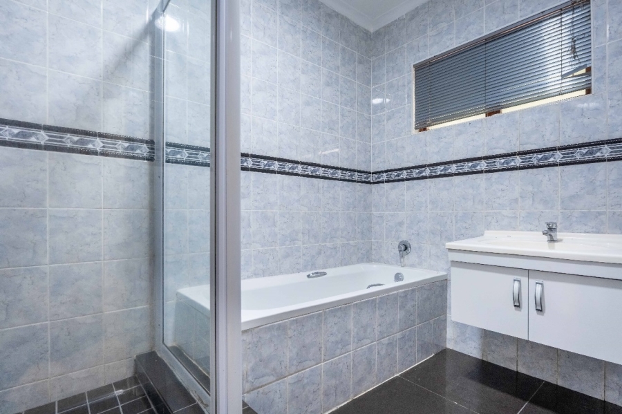 To Let 5 Bedroom Property for Rent in Amanzimtoti KwaZulu-Natal