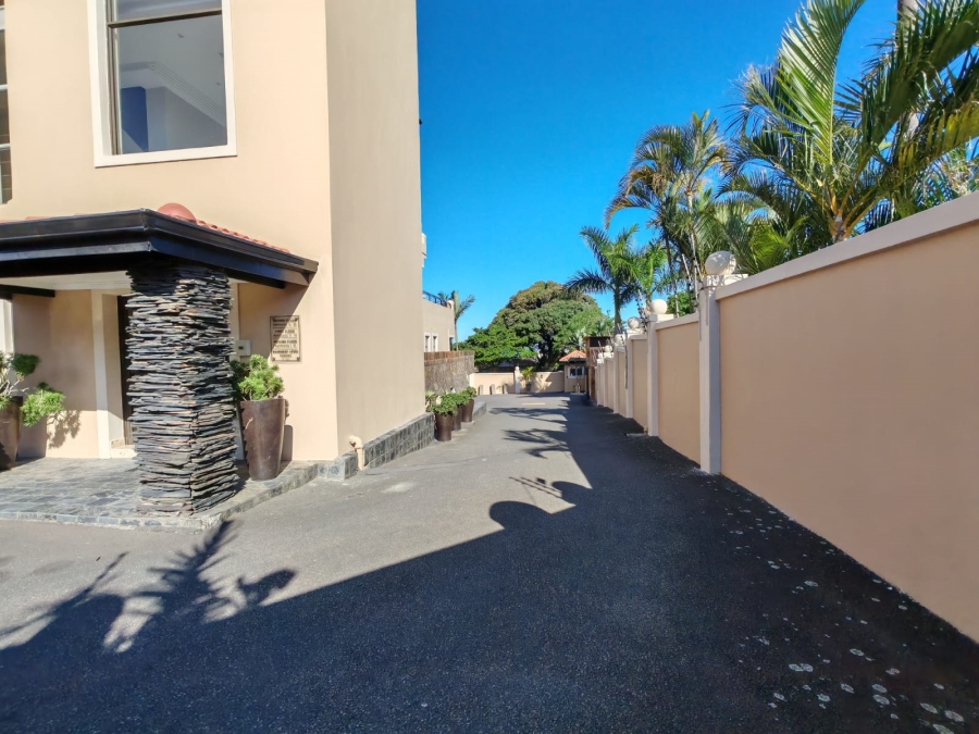 To Let 4 Bedroom Property for Rent in Umhlanga KwaZulu-Natal