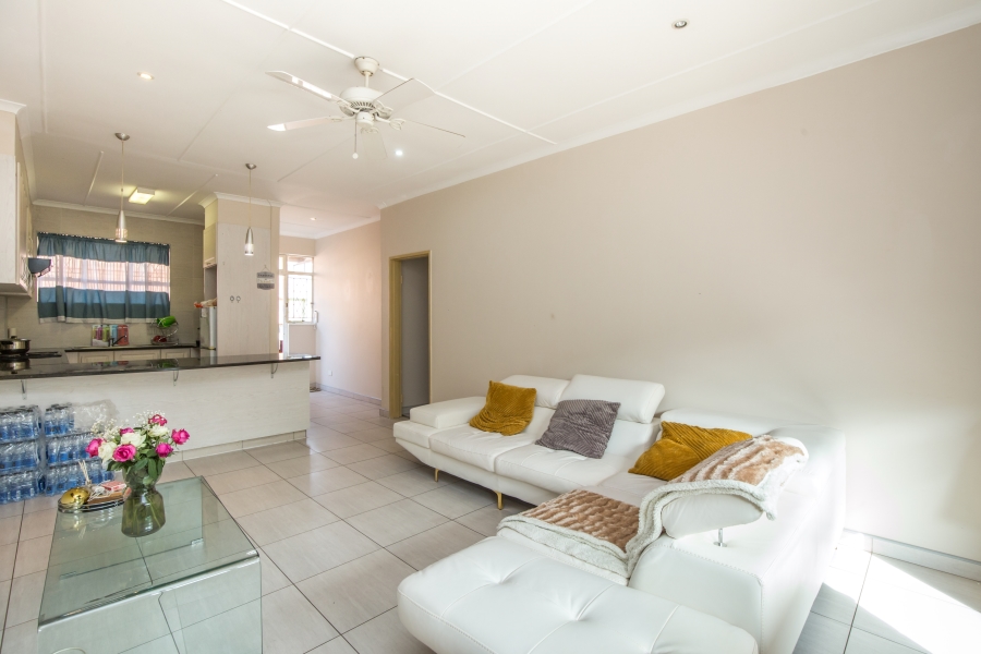 To Let 2 Bedroom Property for Rent in Essenwood KwaZulu-Natal