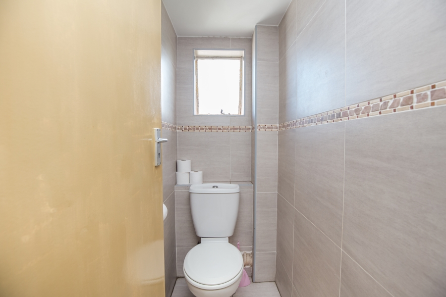 To Let 2 Bedroom Property for Rent in Essenwood KwaZulu-Natal