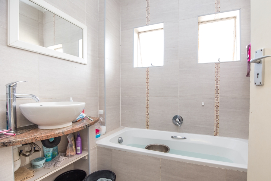 To Let 2 Bedroom Property for Rent in Essenwood KwaZulu-Natal