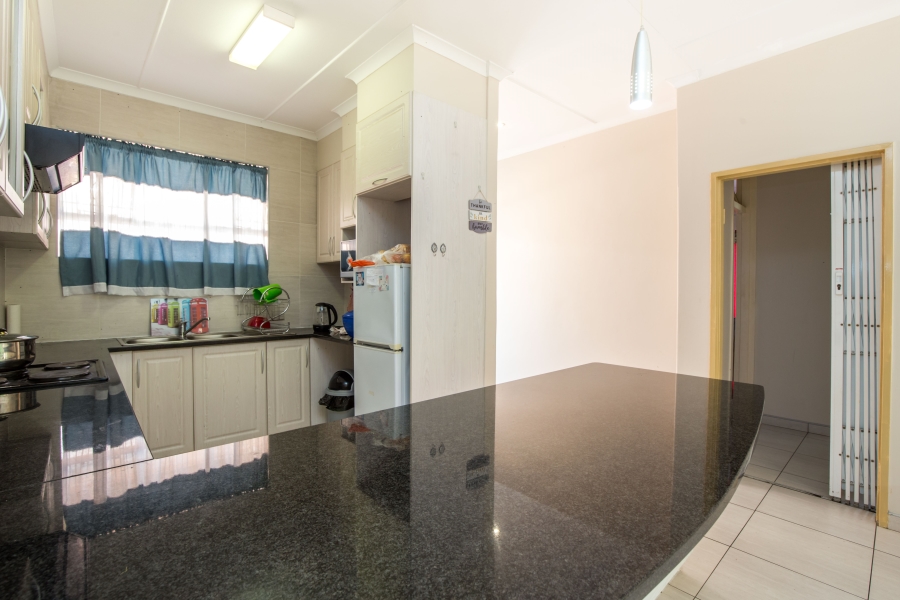 To Let 2 Bedroom Property for Rent in Essenwood KwaZulu-Natal