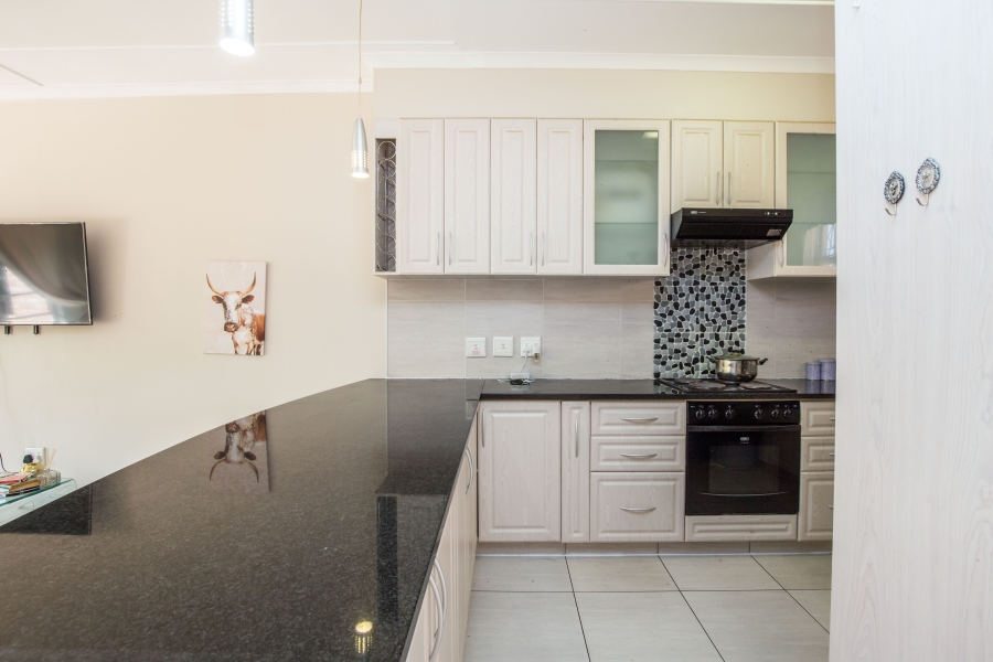 To Let 2 Bedroom Property for Rent in Essenwood KwaZulu-Natal