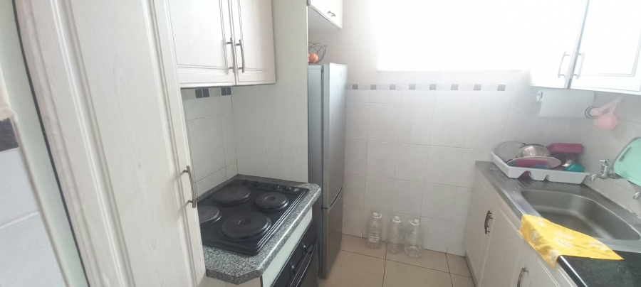1 Bedroom Property for Sale in Essenwood KwaZulu-Natal