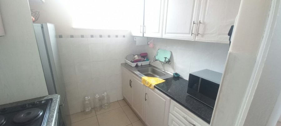 1 Bedroom Property for Sale in Essenwood KwaZulu-Natal