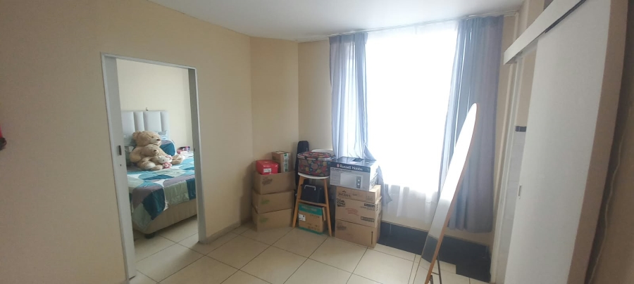 1 Bedroom Property for Sale in Essenwood KwaZulu-Natal