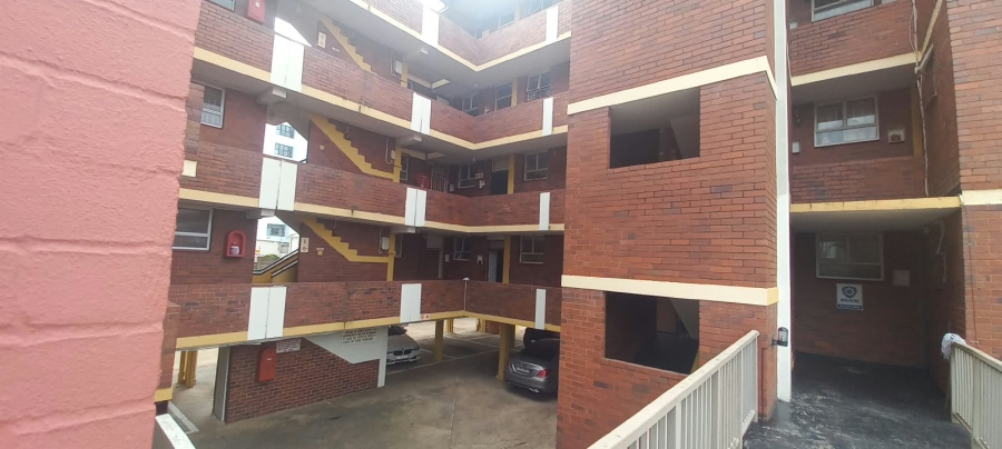1 Bedroom Property for Sale in Essenwood KwaZulu-Natal