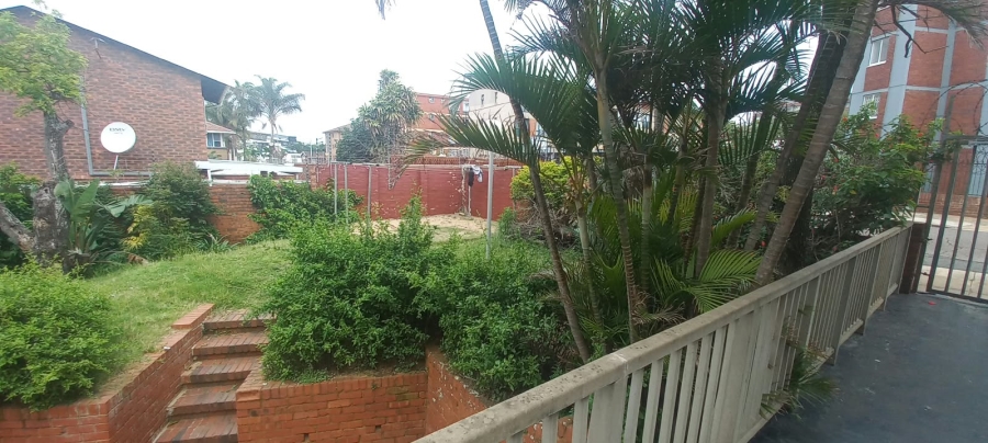 1 Bedroom Property for Sale in Essenwood KwaZulu-Natal