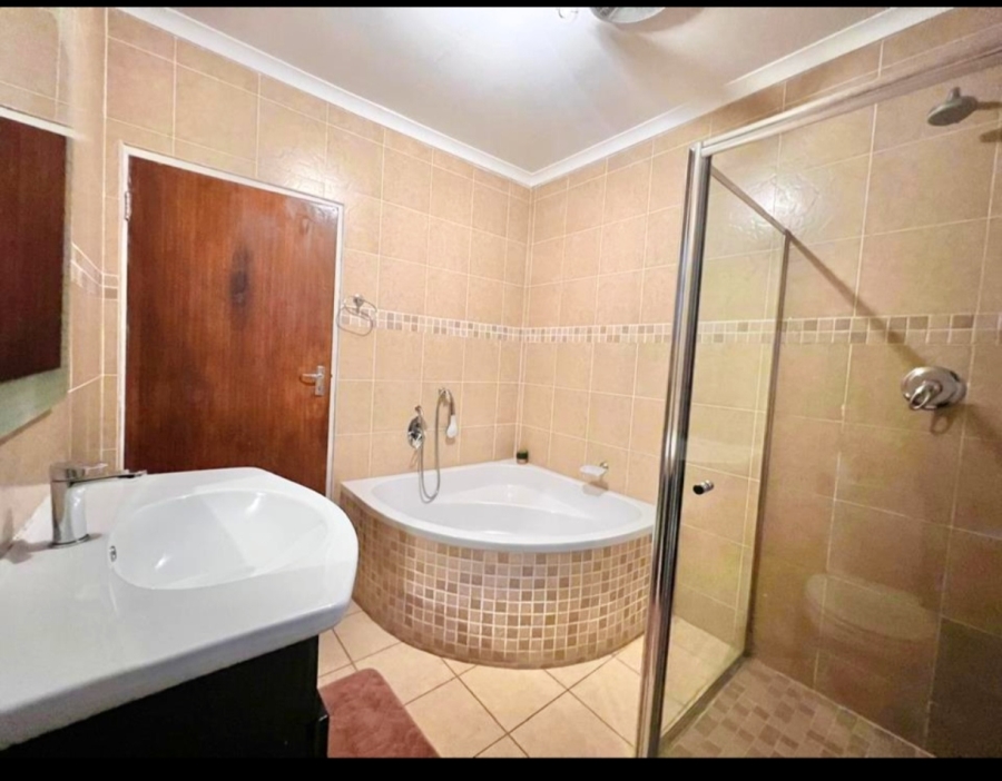 4 Bedroom Property for Sale in Raisethorpe KwaZulu-Natal