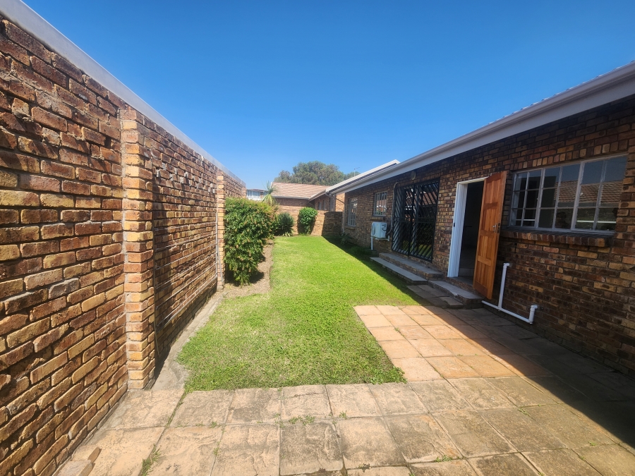 3 Bedroom Property for Sale in Huttenheights KwaZulu-Natal