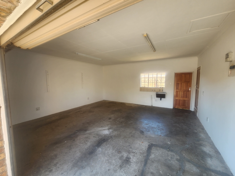 3 Bedroom Property for Sale in Huttenheights KwaZulu-Natal