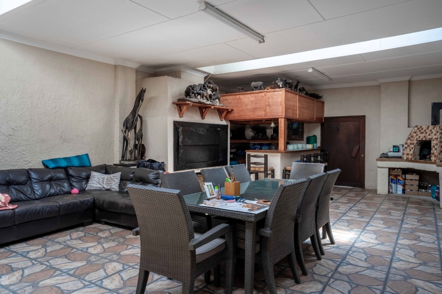 8 Bedroom Property for Sale in Doonside KwaZulu-Natal