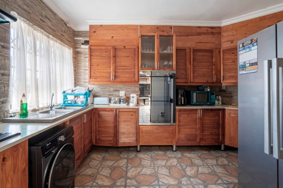 8 Bedroom Property for Sale in Doonside KwaZulu-Natal