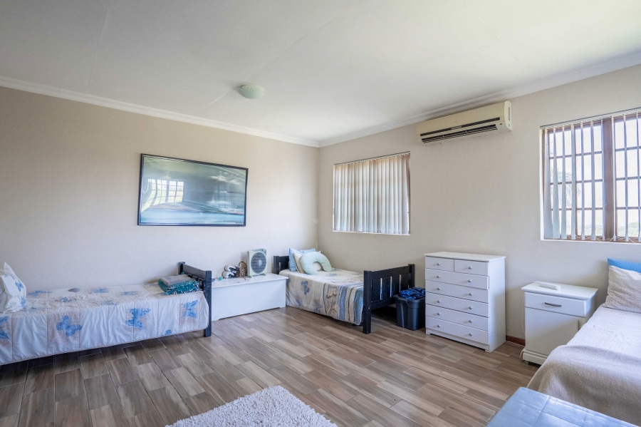 8 Bedroom Property for Sale in Doonside KwaZulu-Natal