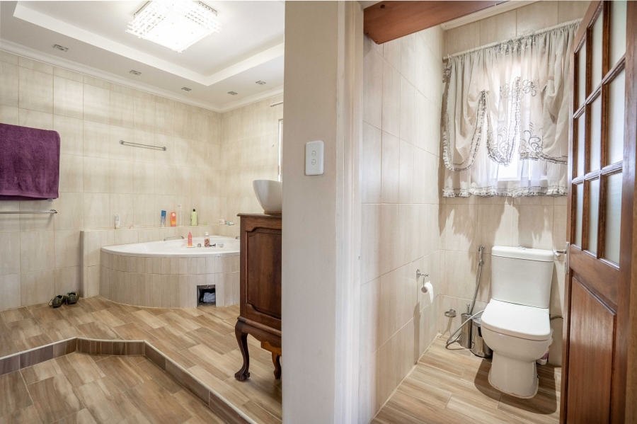 8 Bedroom Property for Sale in Doonside KwaZulu-Natal