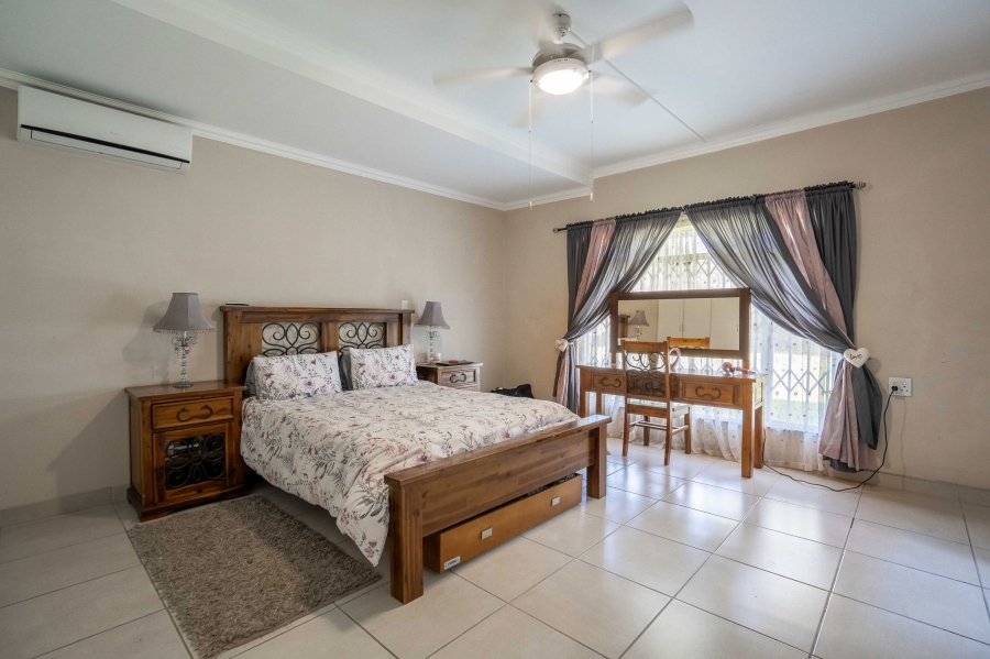 8 Bedroom Property for Sale in Doonside KwaZulu-Natal