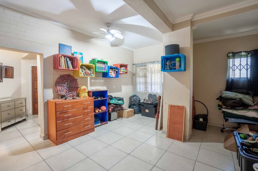 8 Bedroom Property for Sale in Doonside KwaZulu-Natal