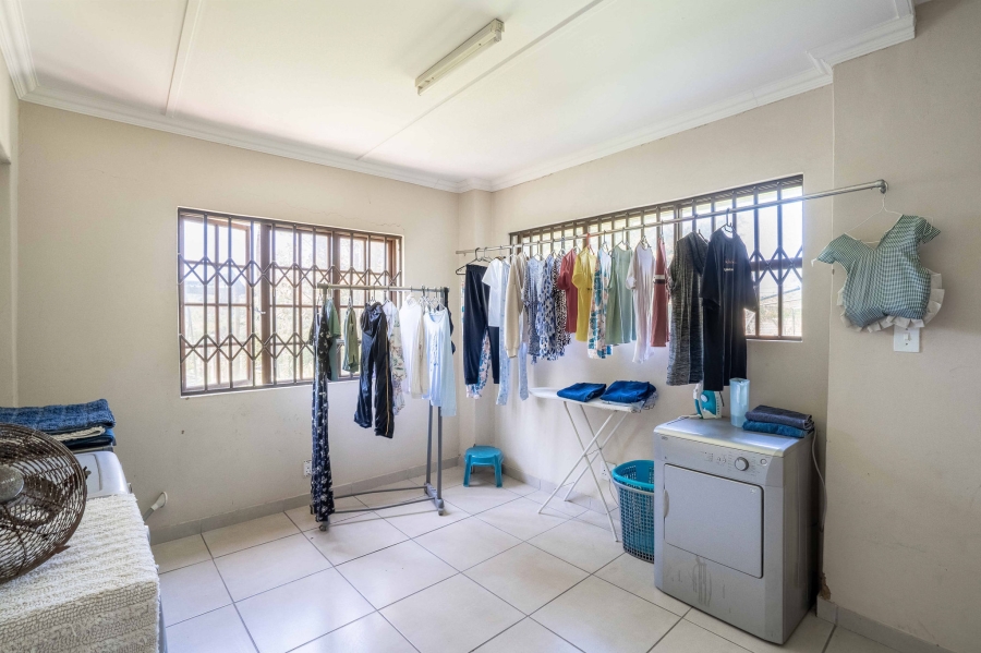 8 Bedroom Property for Sale in Doonside KwaZulu-Natal