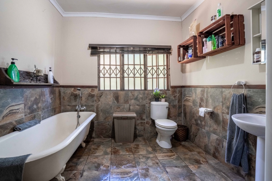 8 Bedroom Property for Sale in Doonside KwaZulu-Natal