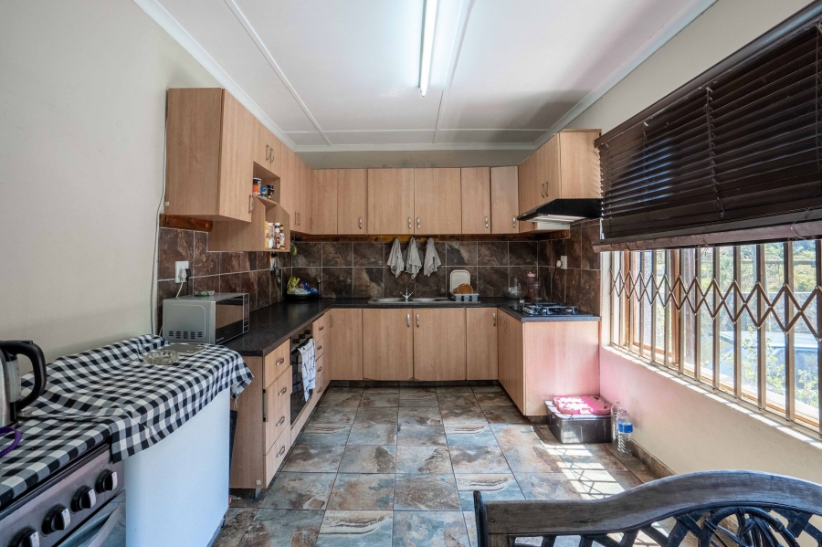 8 Bedroom Property for Sale in Doonside KwaZulu-Natal