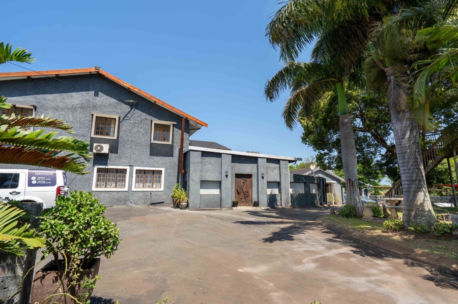 8 Bedroom Property for Sale in Doonside KwaZulu-Natal