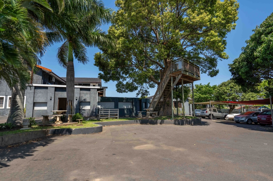 8 Bedroom Property for Sale in Doonside KwaZulu-Natal