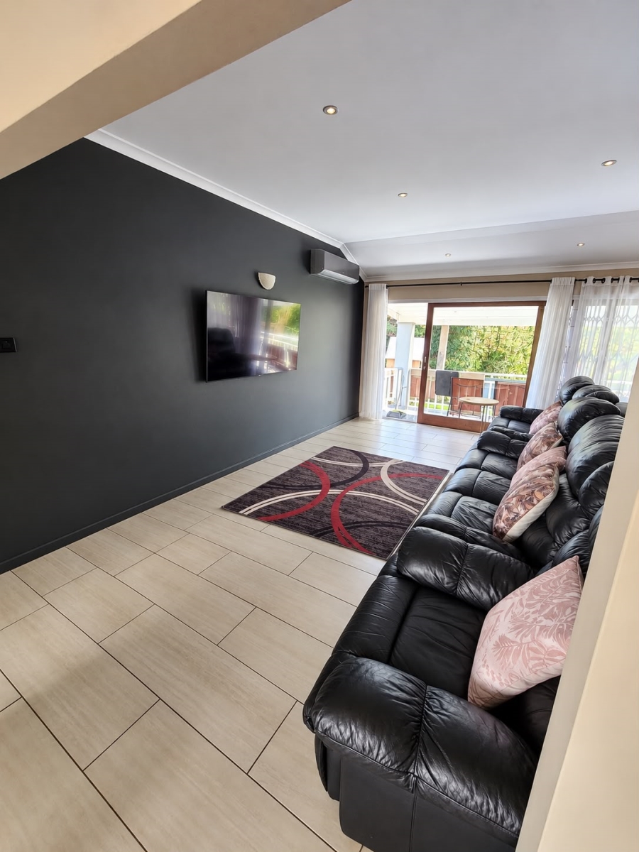 To Let 3 Bedroom Property for Rent in Kloof KwaZulu-Natal