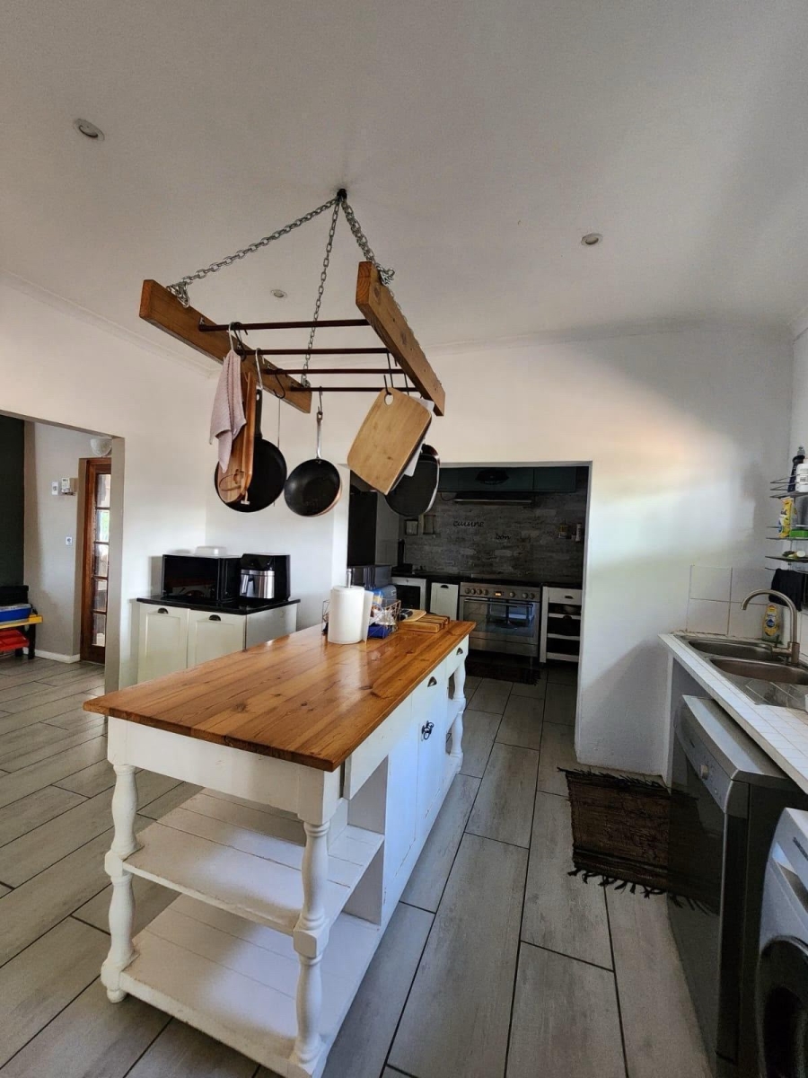 To Let 3 Bedroom Property for Rent in Kloof KwaZulu-Natal