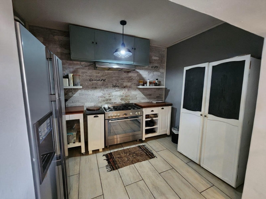 To Let 3 Bedroom Property for Rent in Kloof KwaZulu-Natal