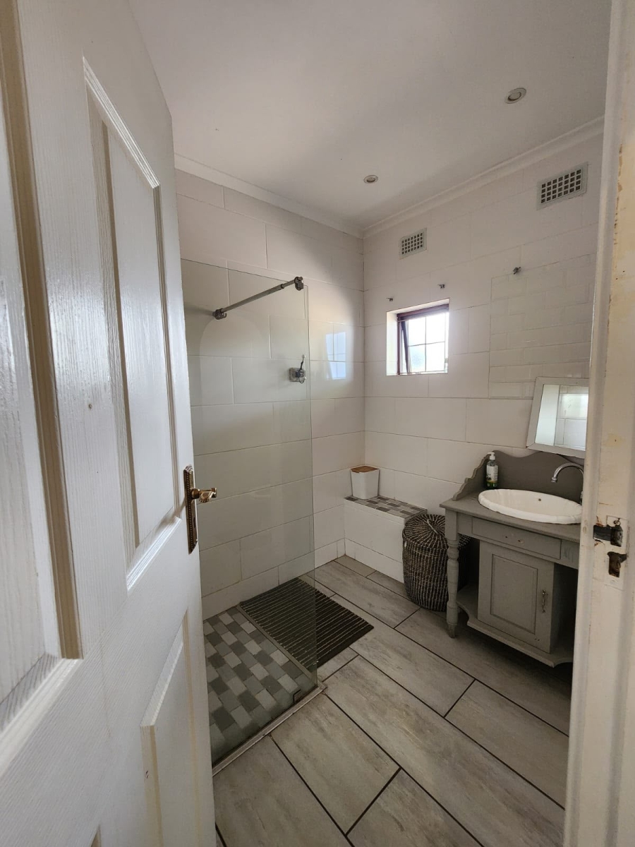 To Let 3 Bedroom Property for Rent in Kloof KwaZulu-Natal