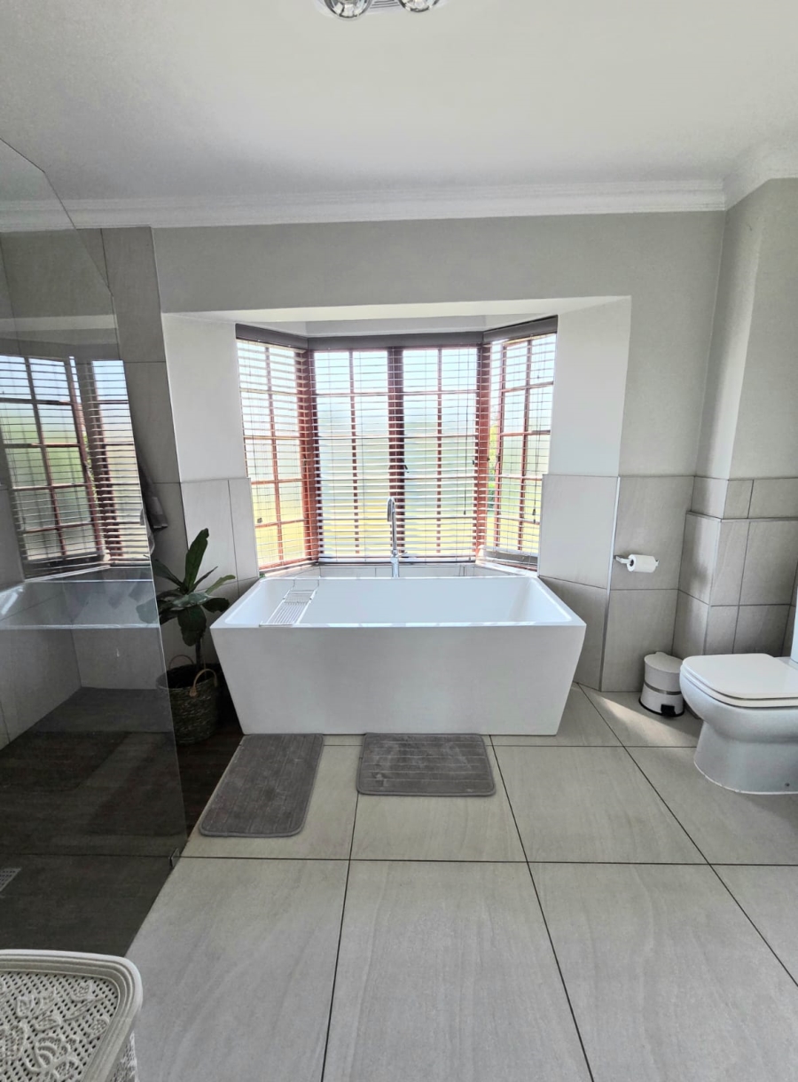 4 Bedroom Property for Sale in Clifton Hill Estate KwaZulu-Natal