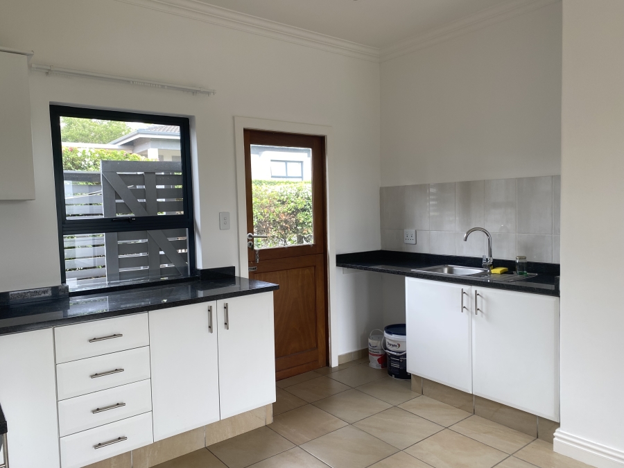 To Let 2 Bedroom Property for Rent in Palm Lakes Estate KwaZulu-Natal