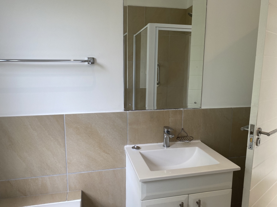 To Let 2 Bedroom Property for Rent in Palm Lakes Estate KwaZulu-Natal
