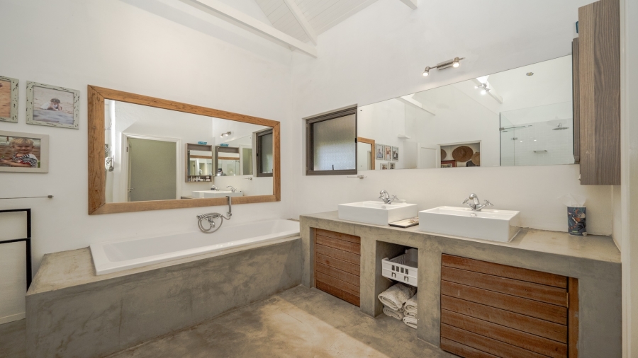 6 Bedroom Property for Sale in Prince