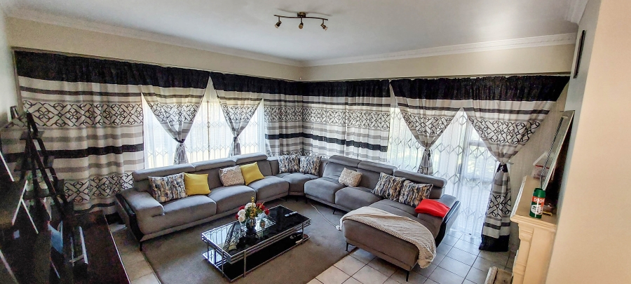 To Let 4 Bedroom Property for Rent in La Mercy KwaZulu-Natal