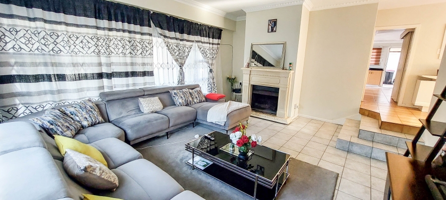 To Let 4 Bedroom Property for Rent in La Mercy KwaZulu-Natal