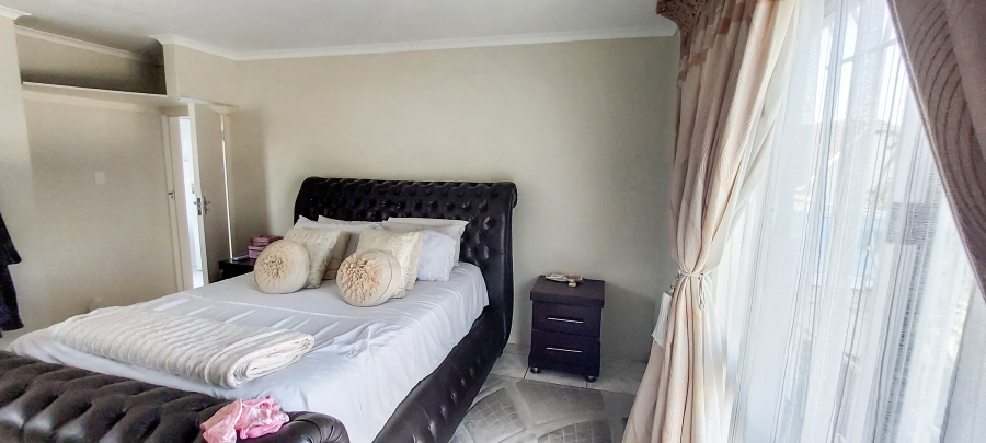 To Let 4 Bedroom Property for Rent in La Mercy KwaZulu-Natal